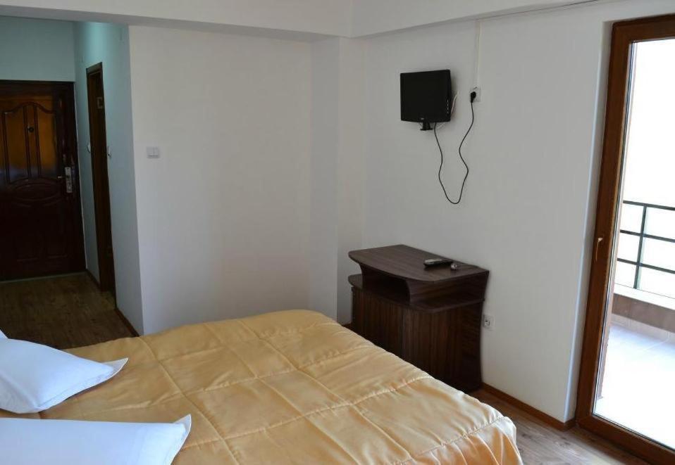 Hotel Corsar Tulcea Exteriör bild