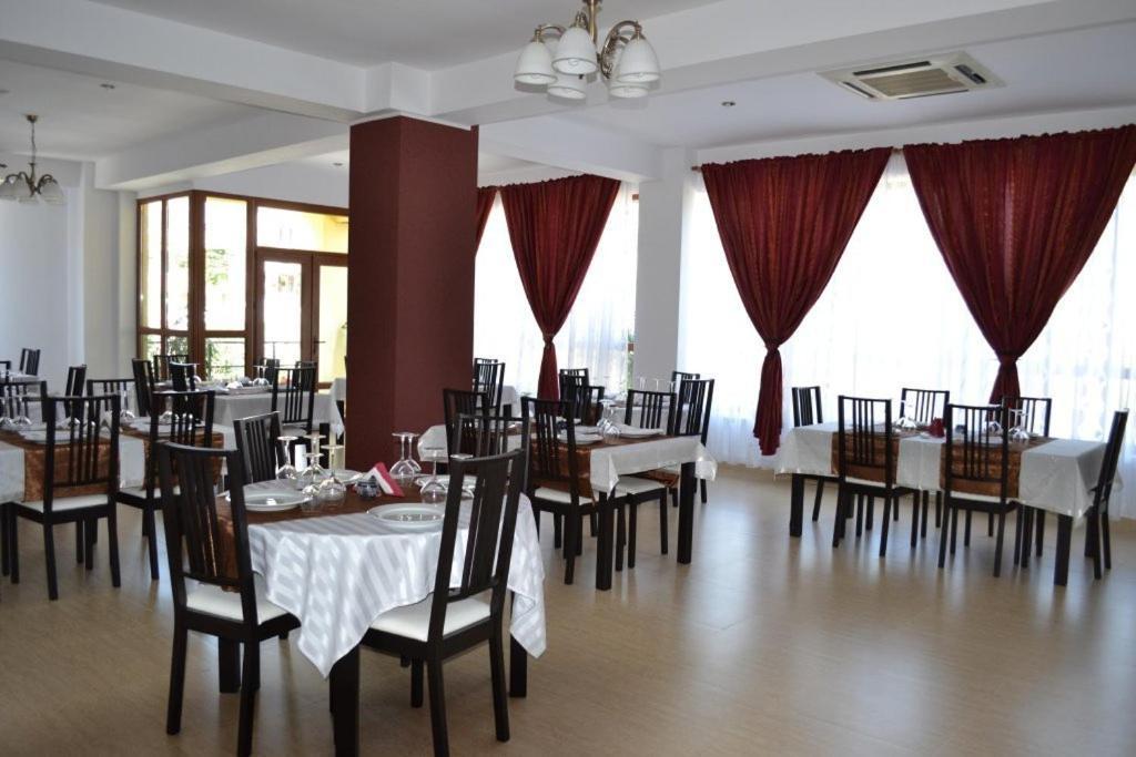 Hotel Corsar Tulcea Exteriör bild