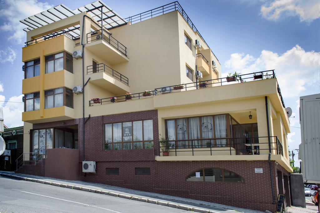 Hotel Corsar Tulcea Exteriör bild
